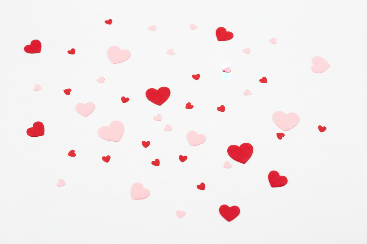 Collection of whitebackground with red and pink hearts+ in a gallery layout